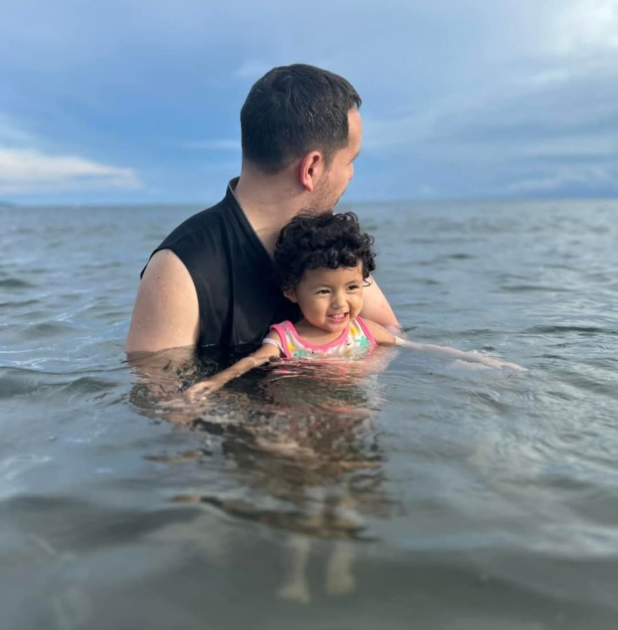 Bella’s First Beach Adventure in&nbsp;Pinas